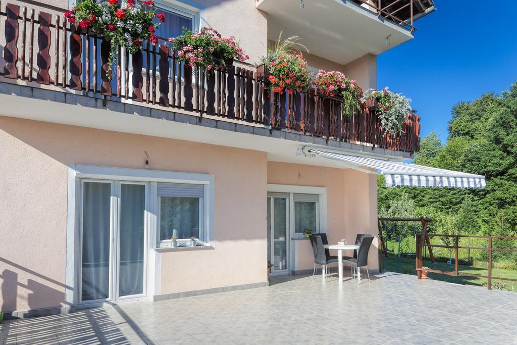 Apartments Nika Slunj Exterior photo